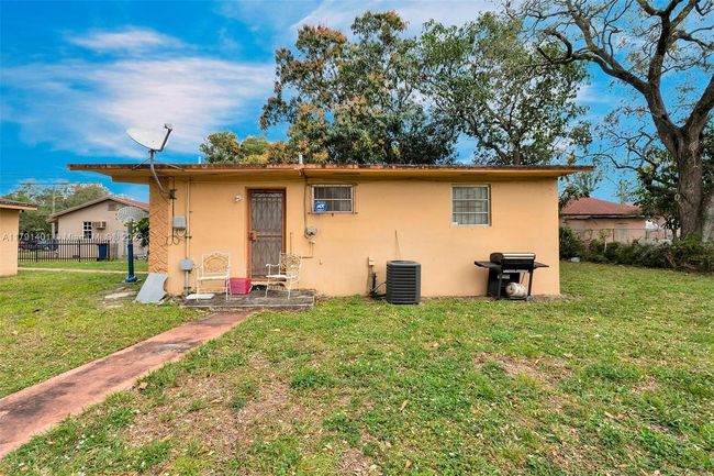 1900 Nw 88 Th St, Home with 0 bedrooms, 0 bathrooms and 4 parking in Miami FL | Image 17