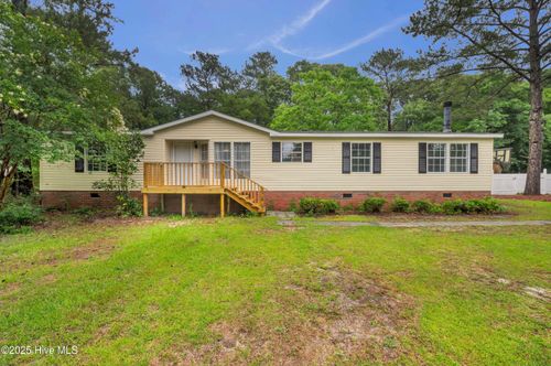 545 Groves Point Dr, Hampstead, NC, 28443-3158 | Card Image