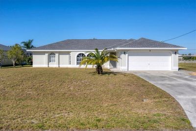 3 Medalist Court, House other with 3 bedrooms, 2 bathrooms and null parking in Rotonda West FL | Image 2