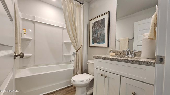 Secondary Bath | Image 19