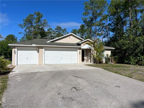 685 Desoto Blvd N, Naples, FL, 34120-9014 | Card Image