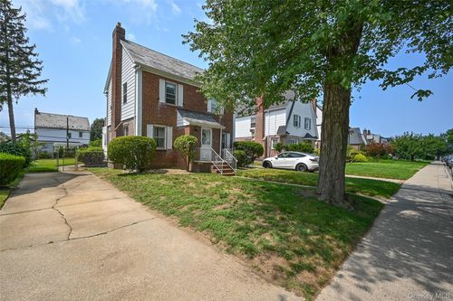 48 Bell Blvd, Bayside Hills, NY, 11364-1236 | Card Image