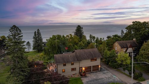 4 Lakeside Ct, Duluth, MN, 55804-2510 | Card Image