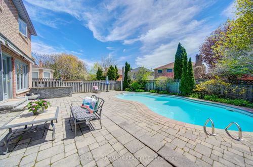 375 Manhattan Dr, Unionville, ON, L3P7J2 | Card Image