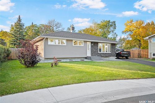 16 Lipton Place, Regina, SK, S4R3T6 | Card Image