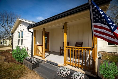 215 Paulus St, Schulenburg, TX, 78956-1621 | Card Image