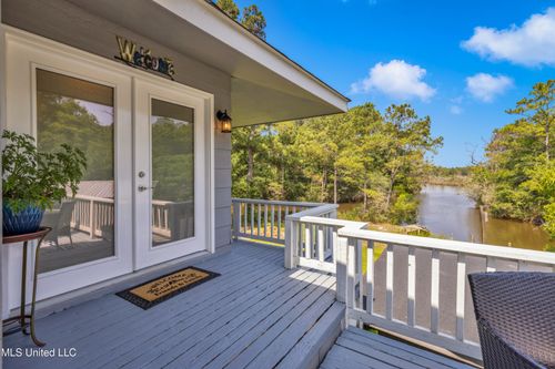 2529 Windward Dr, Gautier, MS, 39553-6744 | Card Image
