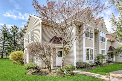 110 Creekside Cir, Spring Valley, NY, 10977-3914 | Card Image