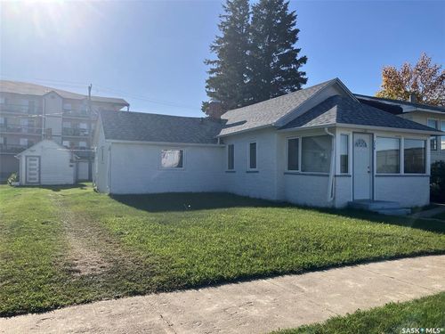 214 2nd St E, Nipawin, SK, S0E1E0 | Card Image