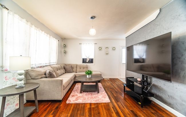 83 Armstrong St, House other with 2 bedrooms, 1 bathrooms and 3 parking in West Springfield MA | Image 5
