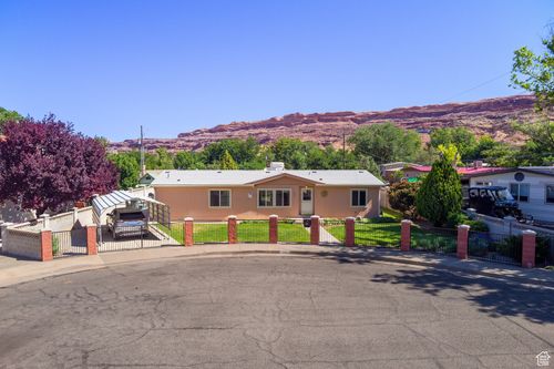 466 Wingate Ave, Moab, UT, 84532-2002 | Card Image