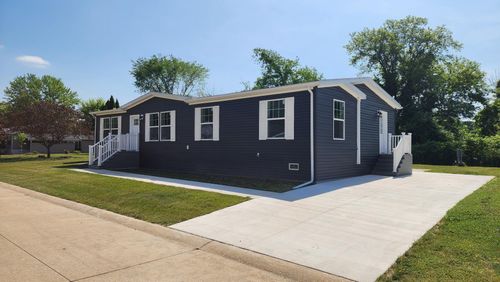 1176 Maple Leaf Ct, Charlotte, MI, 48813-7704 | Card Image