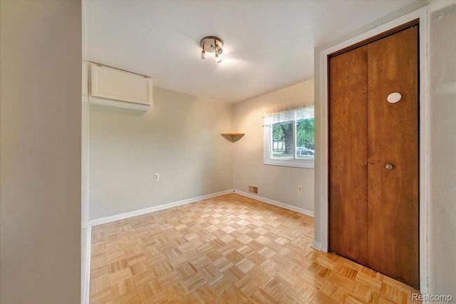 22-2898 E Lake Dr-28.jpg | Image 17