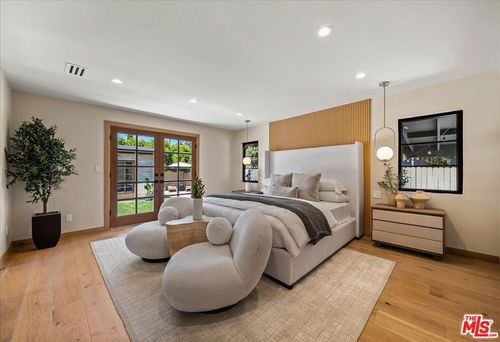 14537 Hesby St, Sherman Oaks, CA, 91403-1712 | Card Image