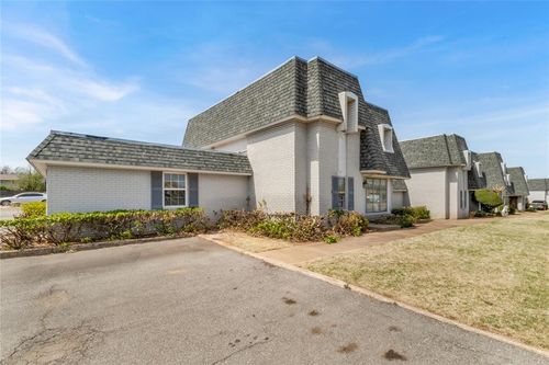 11329 N May Ave, Oklahoma City, OK, 73120-5810 | Card Image