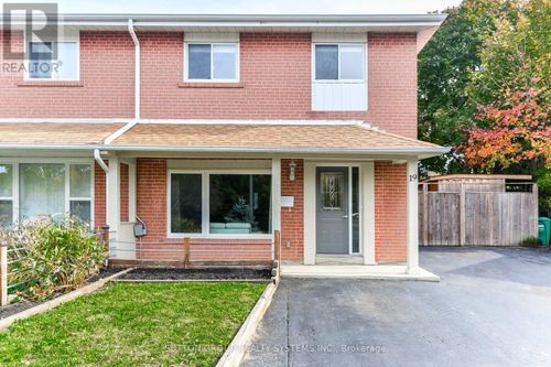upper-19 Welbeck Drive, Brampton (Northwood Park), ON, L6X2K9 | Card Image
