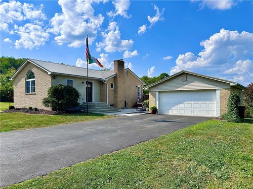 245 Fairview School Rd, Ellwood City, PA, 16117-7941 | Card Image