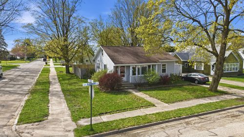 109 Pleasant Street Nw, Sparta, MI, 49345 | Card Image