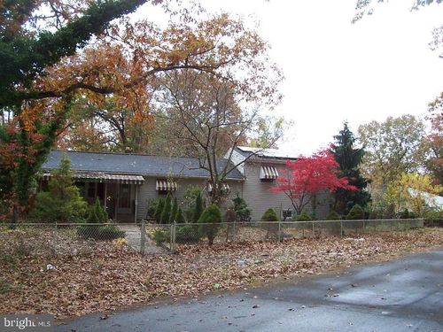 107 Delwyn Ln, WILLIAMSTOWN, NJ, 08094-2424 | Card Image