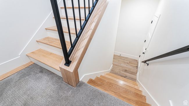 Stairway with baseboards | Image 30