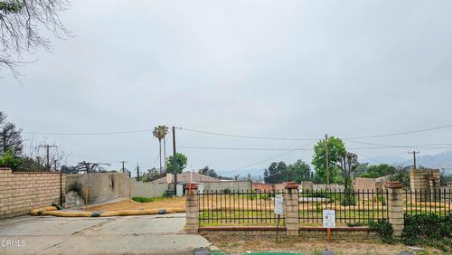 356 W Palm St, Altadena, CA, 91001-4256 | Card Image