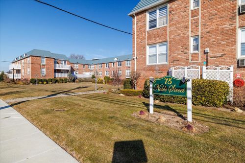 apt-219-75 Noble St, Lynbrook, NY, 11563-2228 | Card Image