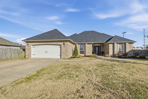 1515 Redwood Pl, Tahlequah, OK, 74464-6050 | Card Image