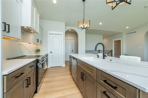 1570 Nw Parkside Ln, Waukee, IA, 50263-4504 | Card Image