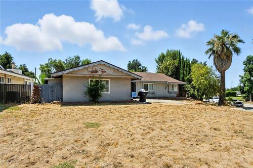 5681 Dumbarton Ave, San Bernardino, CA, 92404-3059 | Card Image