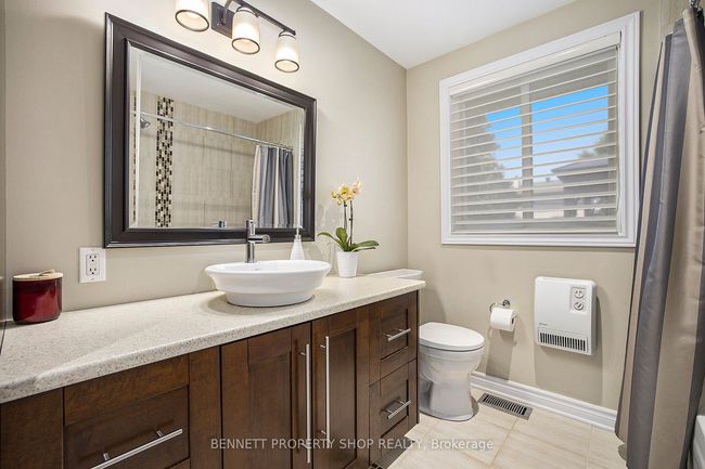 1476 Maxime St, House other with 3 bedrooms, 2 bathrooms and 11 parking in Gloucester ON | Image 12