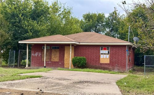 815 E Elm Ave, Temple, TX, 76501-2737 | Card Image