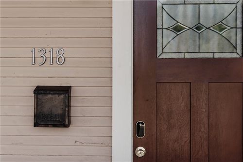 1318 Mesquite St, Corpus Christi, TX, 78401-1517 | Card Image