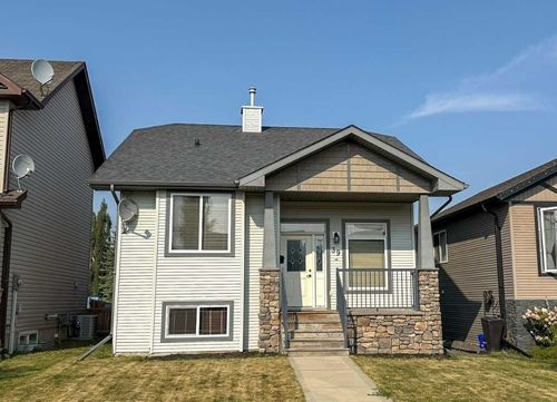 39 Reynolds Rd, Sylvan Lake, AB, T4S0C2 | Card Image