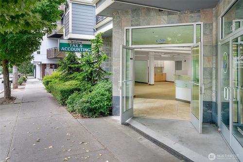 ste-c206-9057 Greenwood Ave N, Seattle, WA, 98103-3685 | Card Image