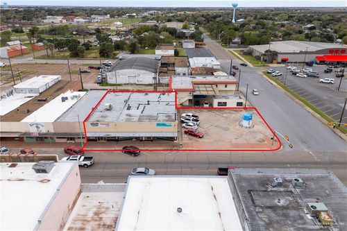 389 W Hidalgo Ave, Raymondville, TX, 78580-3527 | Card Image