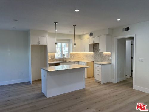 b-1546 S Ogden Dr, Los Angeles, CA, 90019-4901 | Card Image