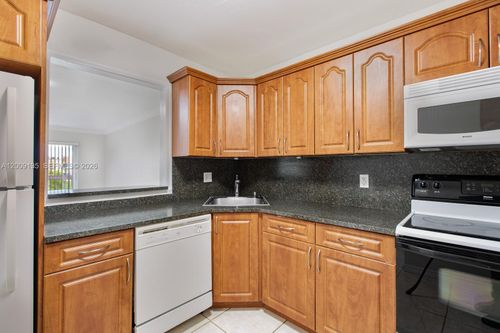 c401-8101 Camino Real, Miami, FL, 33143 | Card Image