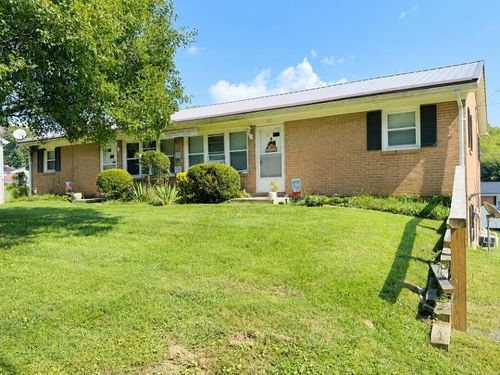 155 W Grayson St, Hillsville, VA, 24343-1372 | Card Image
