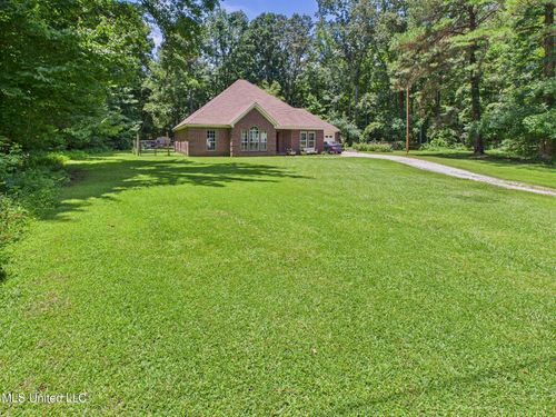 200 S Mullins Rd, Holly Springs, MS, 38635-7344 | Card Image