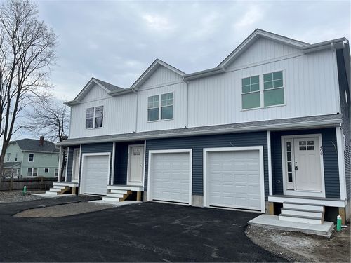 b-400 Juniper St, East Providence, RI, 02914-4972 | Card Image