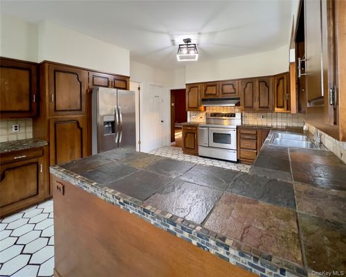 85 Washington Rd, Carmel, NY, 10512-1632 | Card Image