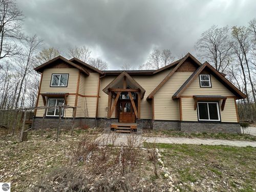 7058 Shade Tree Ln, Traverse City, MI, 49685-7978 | Card Image