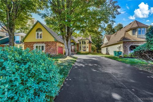 6050 Whitegate Xing, East Amherst, NY, 14051-1937 | Card Image
