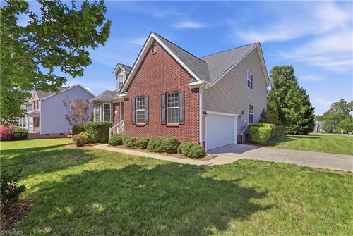 319 Ironwood Dr, Thomasville, NC, 27360-7188 | Card Image