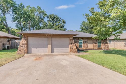 2013 Memphis Dr, Bedford, TX, 76022-6803 | Card Image