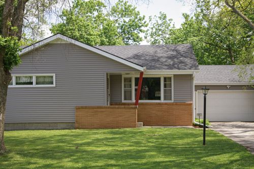 806 15th St, Perry, IA, 50220-2229 | Card Image