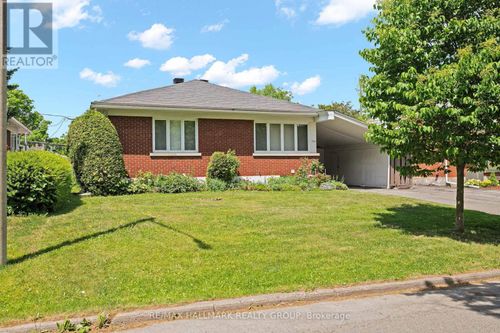 839 Weston Drive, Ottawa, ON, K1G1W5 | Card Image