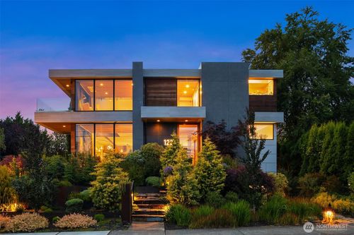 122 10th Ave, Kirkland, WA, 98033-5522 | Card Image