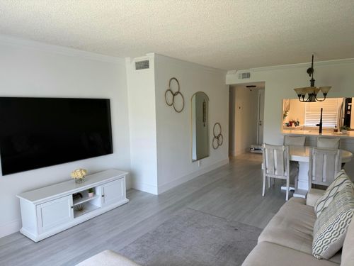 106-10001 Winding Lake Rd, Sunrise, FL, 33351-5831 | Card Image