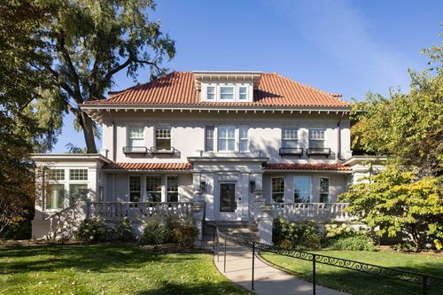 2700 W Lake Of The Isles Pkwy, Minneapolis, MN, 55416-4337 | Card Image